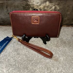 Dooney & Bourke Florentine wristlet in chestnut